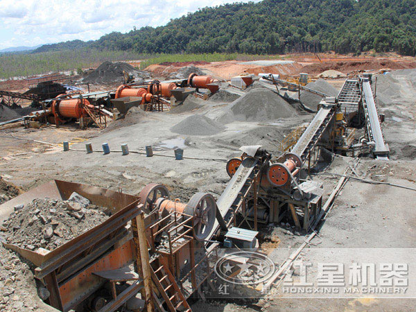 金礦球磨機(jī)環(huán)保工作現(xiàn)場(chǎng) 金礦球磨機(jī)環(huán)保工作現(xiàn)場(chǎng)