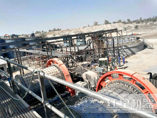 選鉬礦設(shè)備現(xiàn)場(chǎng) 選鉬礦設(shè)備現(xiàn)場(chǎng)