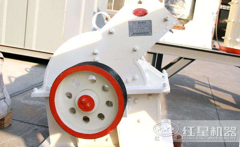 多種型號(hào)錘式破碎機(jī)，不同產(chǎn)量，可滿足用戶不同需求