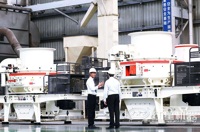 客戶到場參觀制砂破碎機,并咨詢 客戶到場參觀制砂破碎機,并咨詢