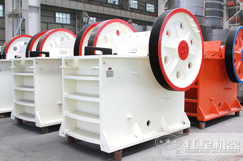 顎式破碎機-進(jìn)料口大、破碎比大