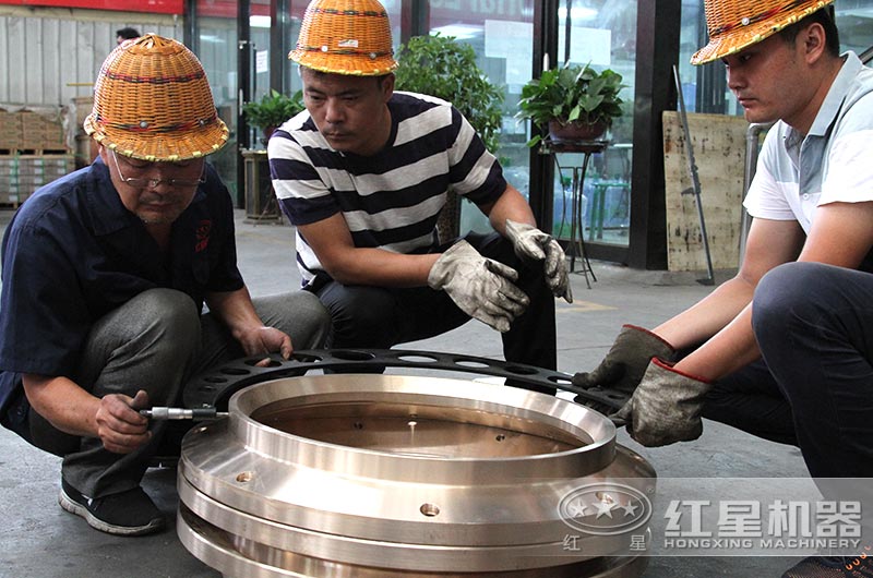 紅星圓錐破碎機有嚴格的技術(shù)、質(zhì)量控制