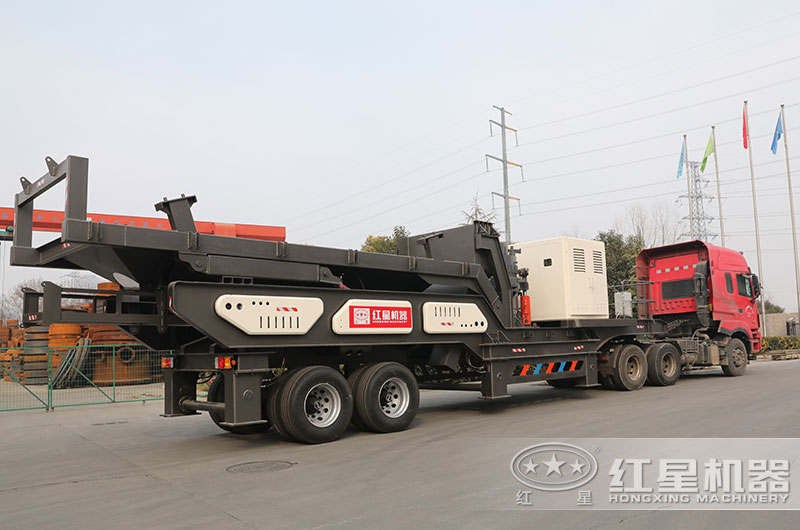 時(shí)產(chǎn)150噸建筑垃圾破碎機(jī)開往客戶現(xiàn)場 時(shí)產(chǎn)150噸建筑垃圾破碎機(jī)開往客戶現(xiàn)場