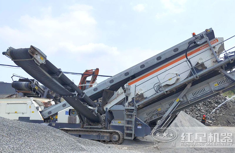 移動式建筑垃圾粉碎機(jī)現(xiàn)場 移動式建筑垃圾粉碎機(jī)現(xiàn)場