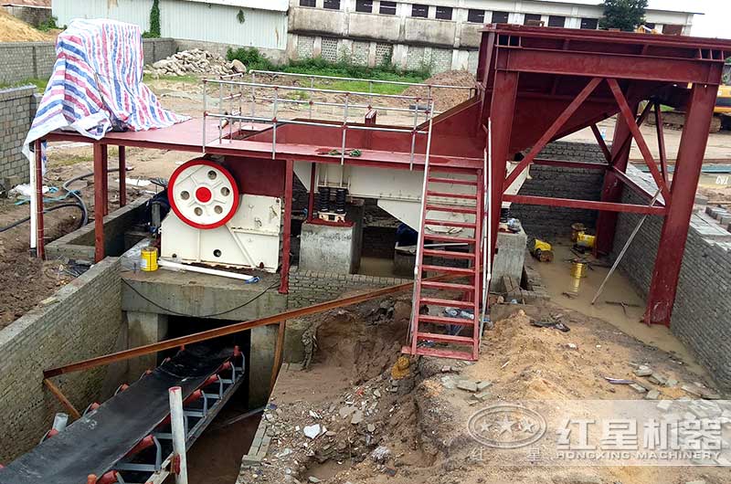 小型混凝土破碎機工作現場圖片 小型混凝土破碎機工作現場圖片