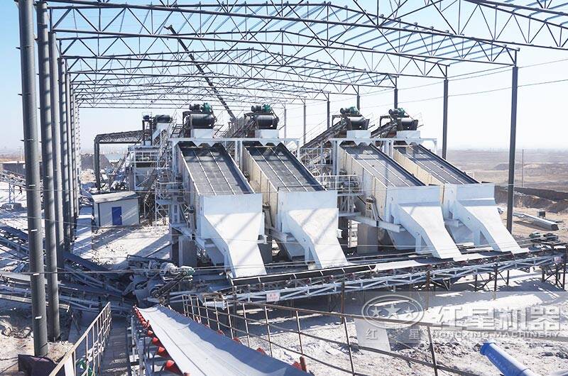 河北時產1000噸破碎生產線現場：圓振動篩