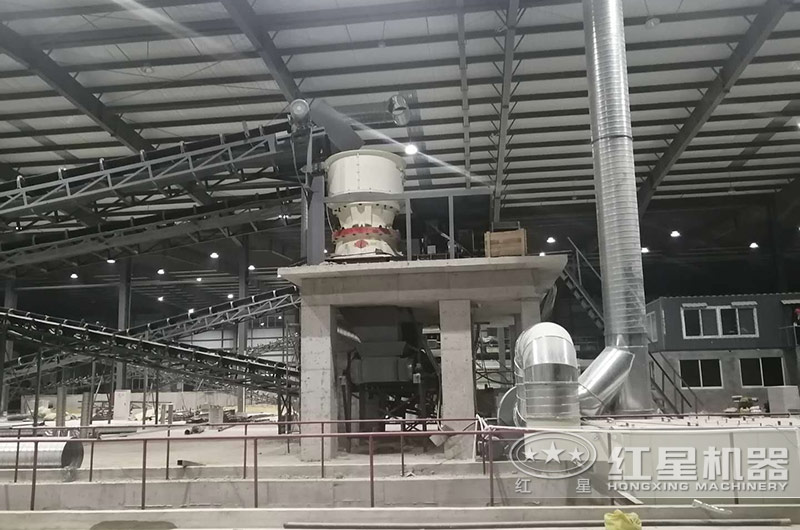 碎石生產(chǎn)現(xiàn)場(chǎng) 碎石生產(chǎn)現(xiàn)場(chǎng)