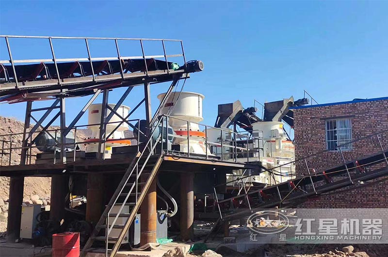 圓錐破碎機作業(yè)現(xiàn)場 圓錐破碎機作業(yè)現(xiàn)場