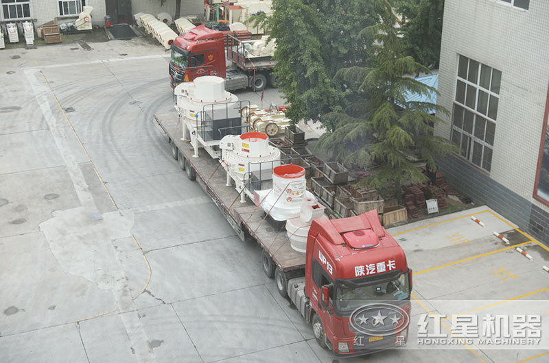 紅星成套石灰石磨粉機(jī)設(shè)備裝車(chē)發(fā)貨現(xiàn)場(chǎng) 紅星成套石灰石磨粉機(jī)設(shè)備裝車(chē)發(fā)貨現(xiàn)場(chǎng)